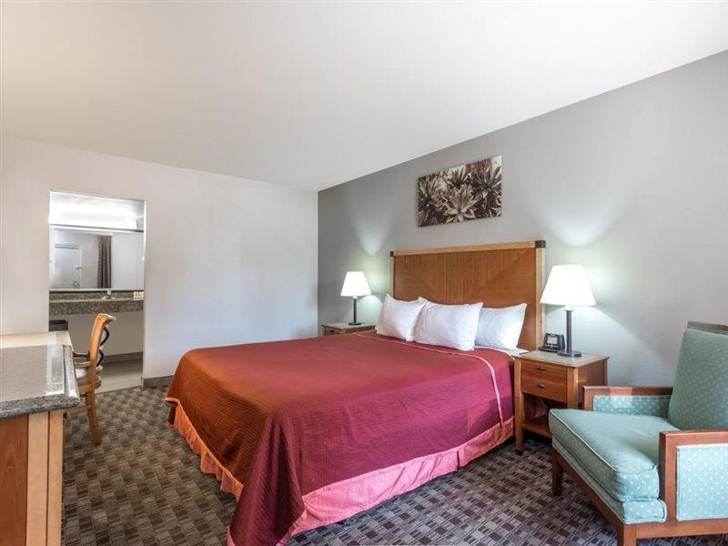 Howard Johnson By Wyndham Scottsdale Old Town Kültér fotó